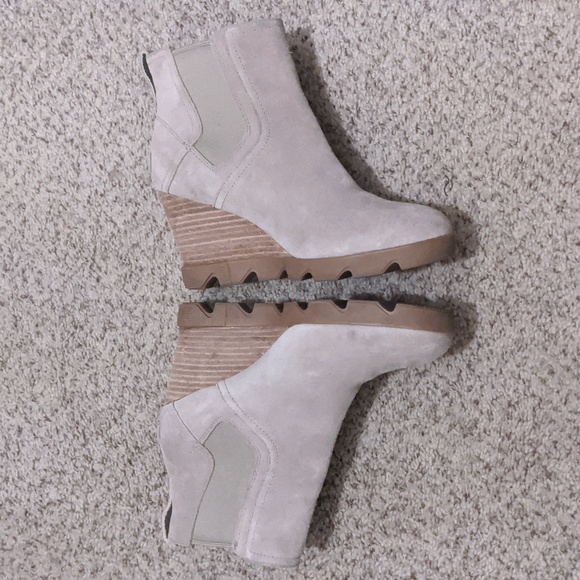 Sorel Joan Chelsea Boot - Picture 2 of 7